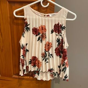 BB Dakota pleated top